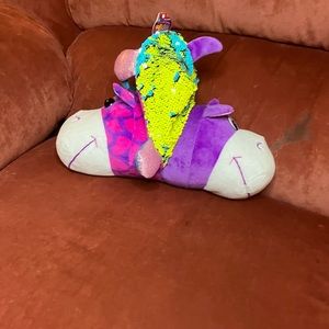 Flipazoo plush has sequins one one side and spots on the other.